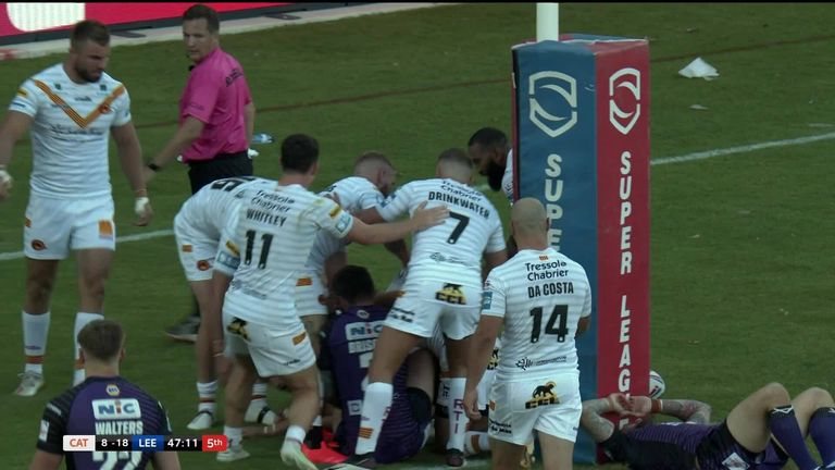Catalans Dragons returned to Stade Gilbert Brutus to take on Leeds Rhinos for the second time in a week.