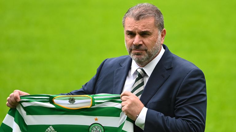 GLASGOW, ESCOCIA - 25 DE JUNIO: Nuevo Gerente Celta Ange Postecoglou en Celtic Park, el 25 de junio de 2021, en Glasgow, Escocia.  (Foto de Paul Devlin / SNS Group)