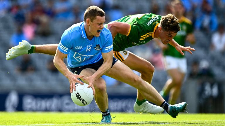 Con O'Callaghan of Dublin in action against Fionn Reilly of Meath