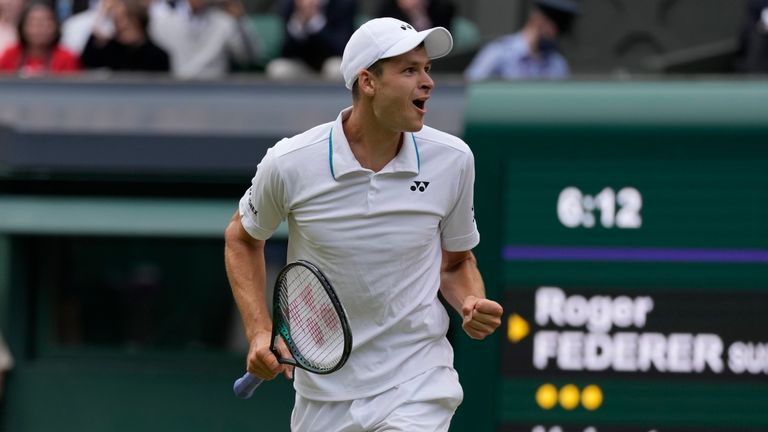 Wimbledon 2021: Hubert Hurkacz beats Roger Federer in straight sets to reach semi-finals | Tennis News | Sky Sports
