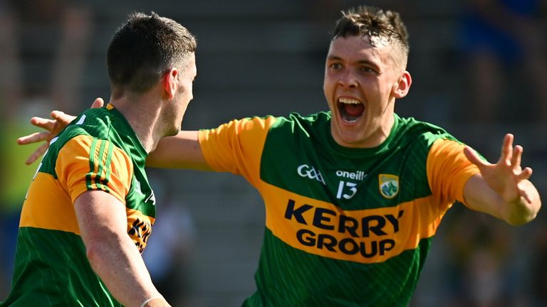 25 July 2021; Paul Geaney of Kerry celebates with team-mate David Clifford after scoring his side's fourth goal during the Munster GAA Football Senior Championship Final match between Kerry and Cork at Fitzgerald Stadium in Killarney, Kerry. Photo by E..in Noonan/Sportsfile