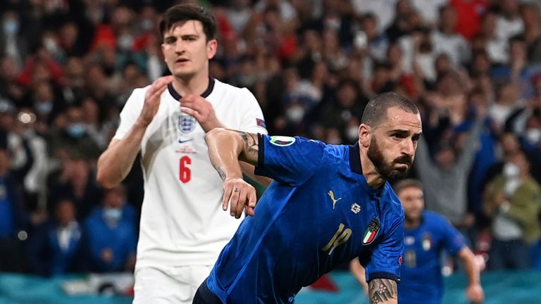 Italia Leonardo Bonucci esulta dopo il gol contro l'Inghilterra