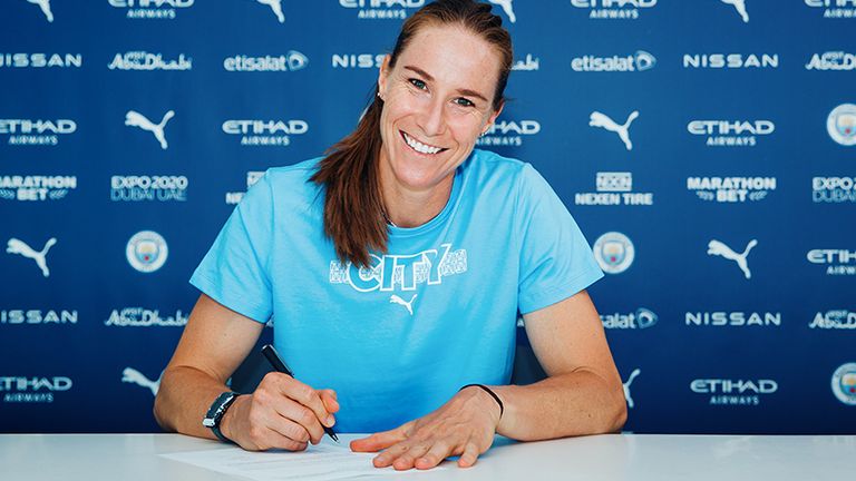 Karen Bardsley has signed a new one-year deal with
Manchester City
