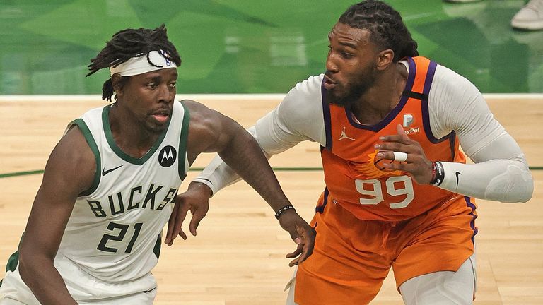 Jae Crowder defends Jrue Holiday during some pick and roll action