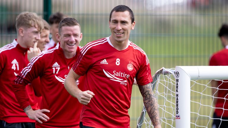 SNS - ABERDEEN, SCOTLAND - JULY 07:  Scott Brown during an Aberdeen Training session at Cormack Park on July 07, 2021, in Aberdeen, Scotland.  (Photo by Craig Williamson / SNS Group)