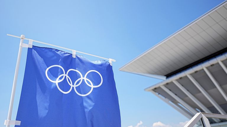 AP - Flag with Olympic Rings 