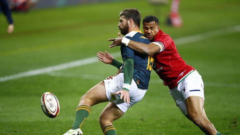 The Lions must pressurise Willie le Roux, says O'Gara