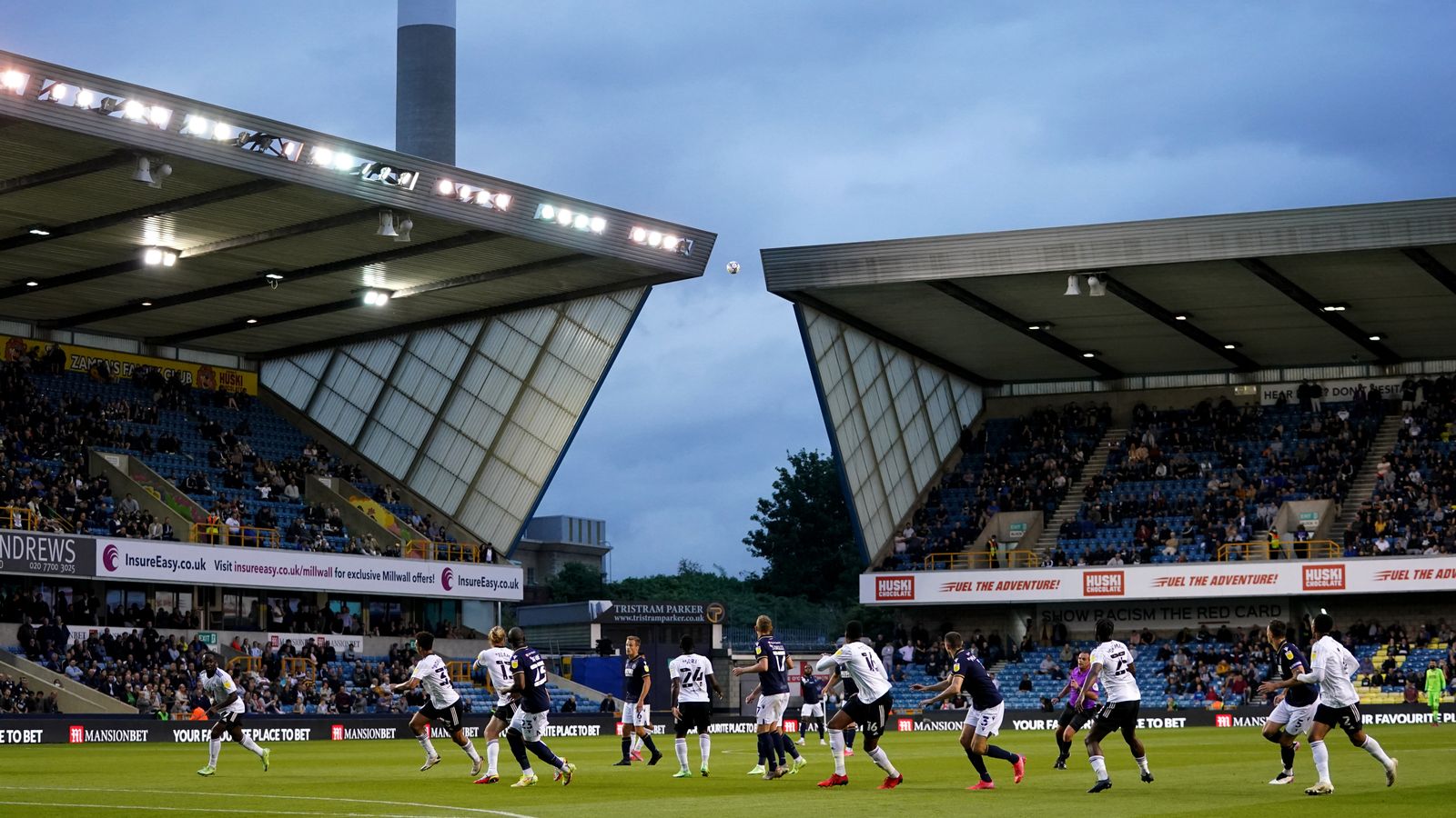 Fulham booed while taking knee at Millwall, Gary Rowett urges