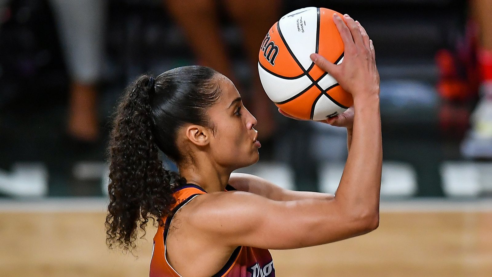 WNBA roundup Skylar DigginsSmith leads Phoenix Mercury to victory