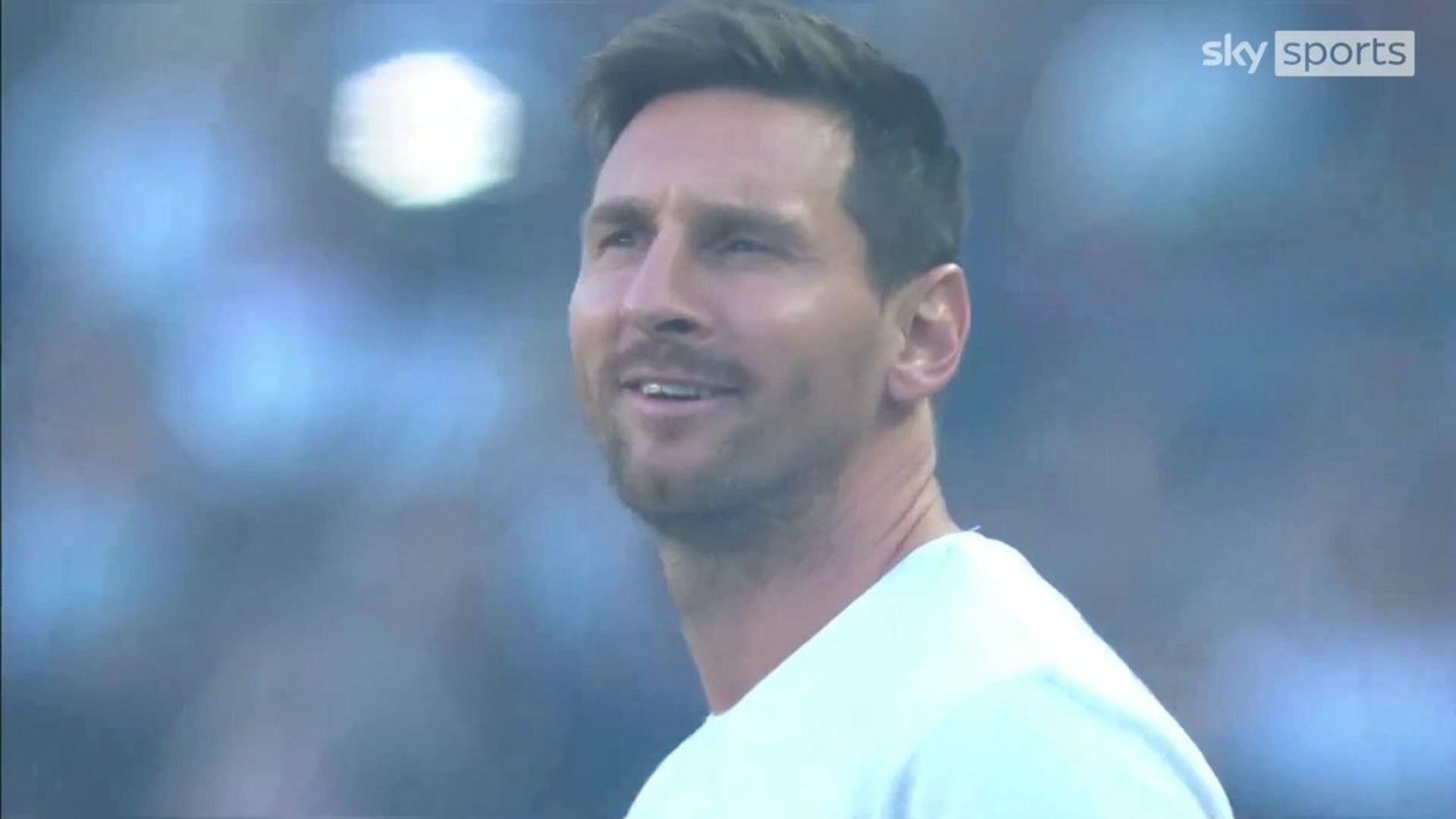 Messi unveiled to PSG fans