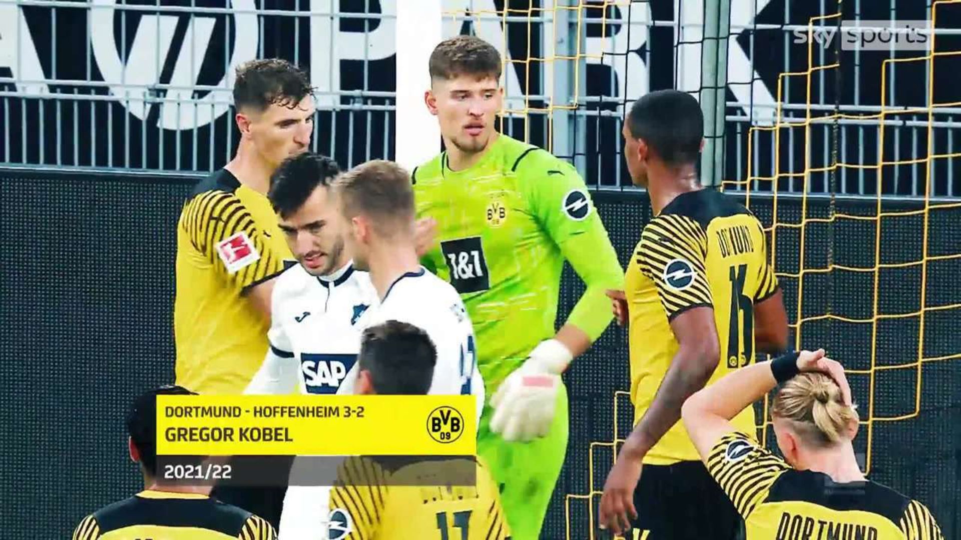 Kobel, Baumann & more I Bundesliga MW3 top five saves