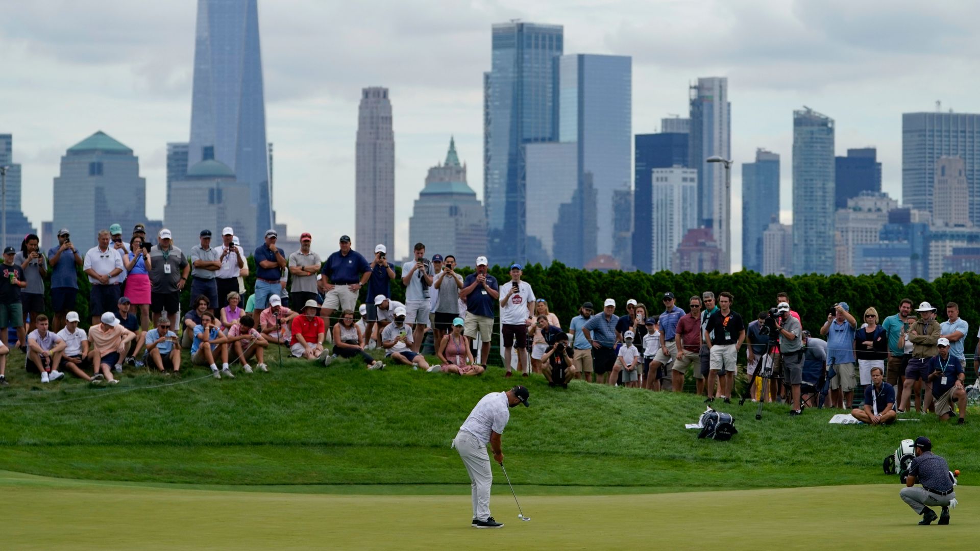Northern Trust final round postponed