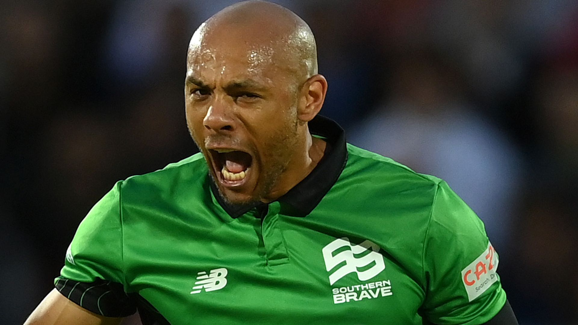 Mills, Munro fire before Old Trafford abandonment