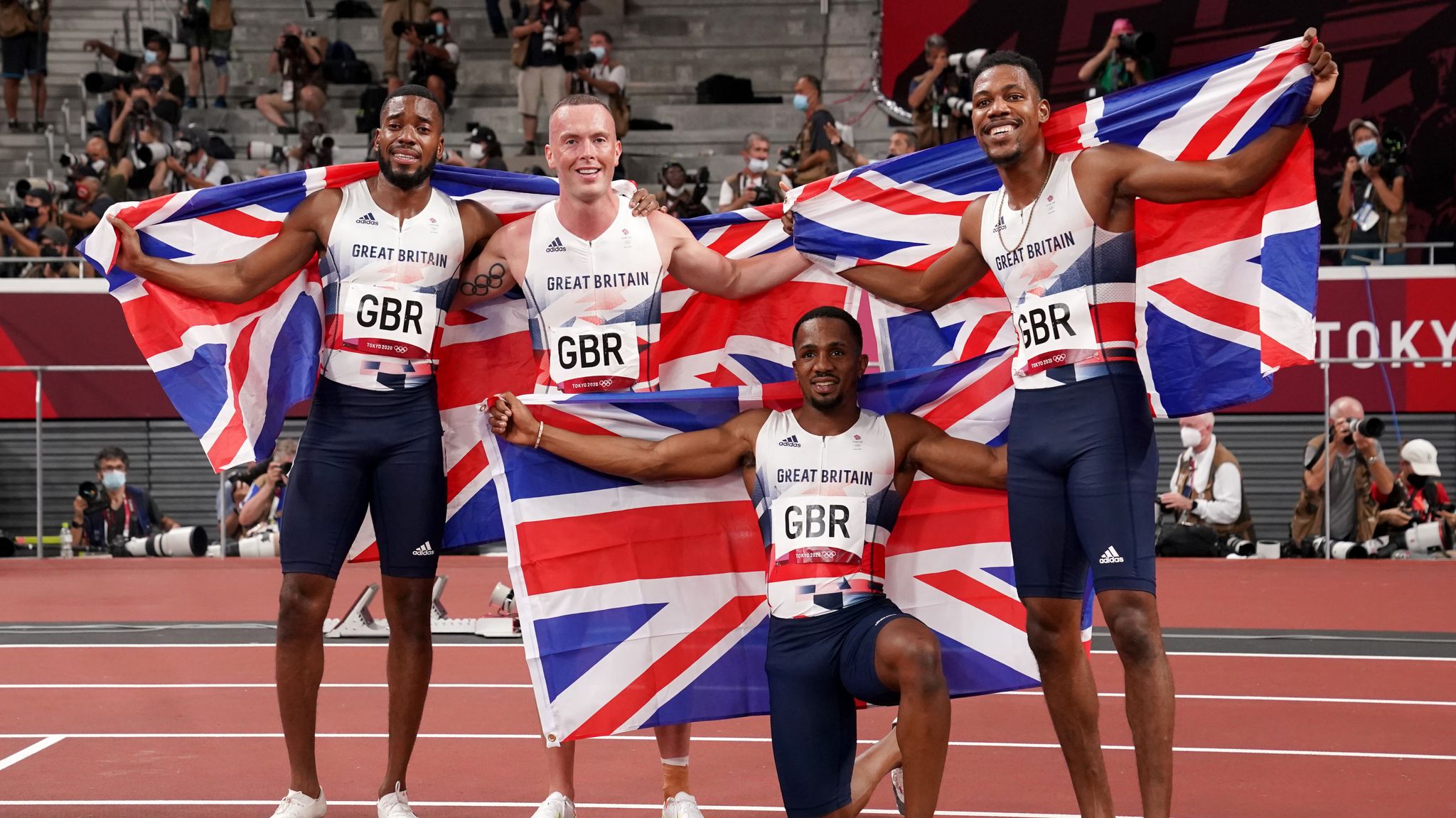 Tokyo 2020 Olympics Cj Ujah Zharnel Hughes Richard Kilty Nethaneel Mitchell Blake Win 4x100m Silver Olympics News Sky Sports