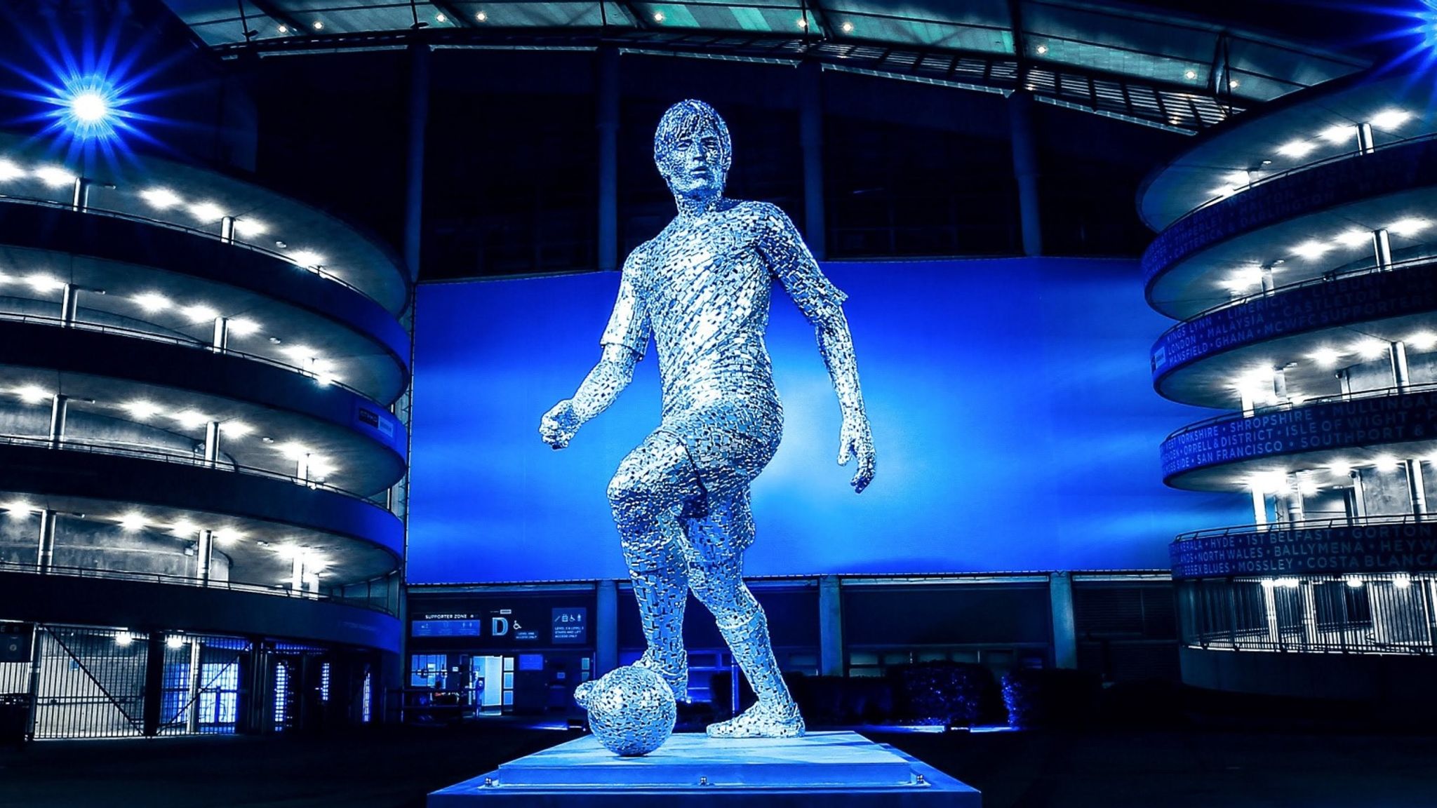 Man City unveil Vincent Kompany and David Silva statues ahead of Arsenal game Football News