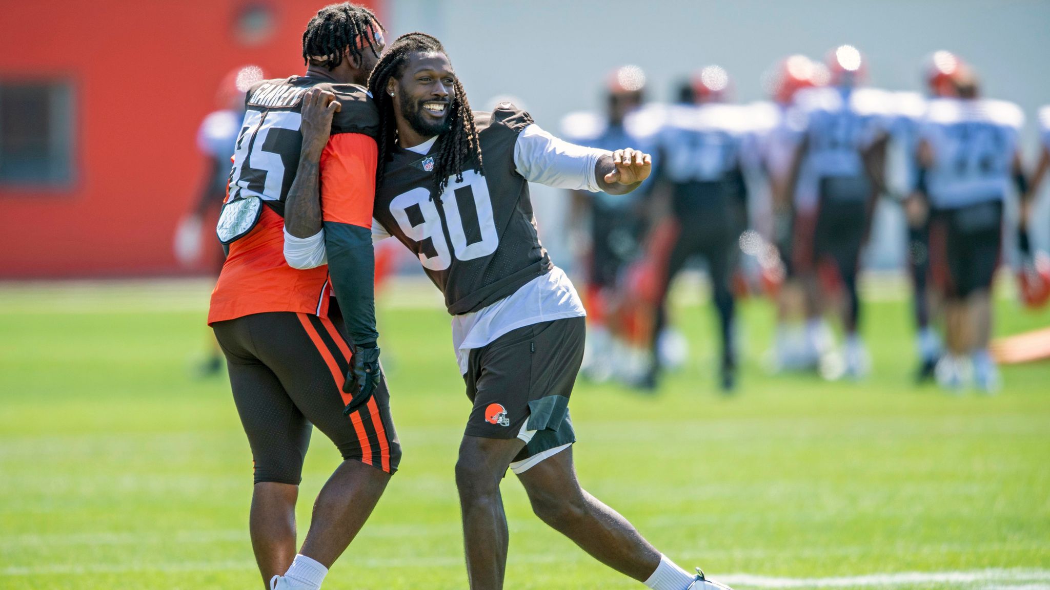 Cleveland Browns Jadeveon Clowney Jack Conklin NFL training camp