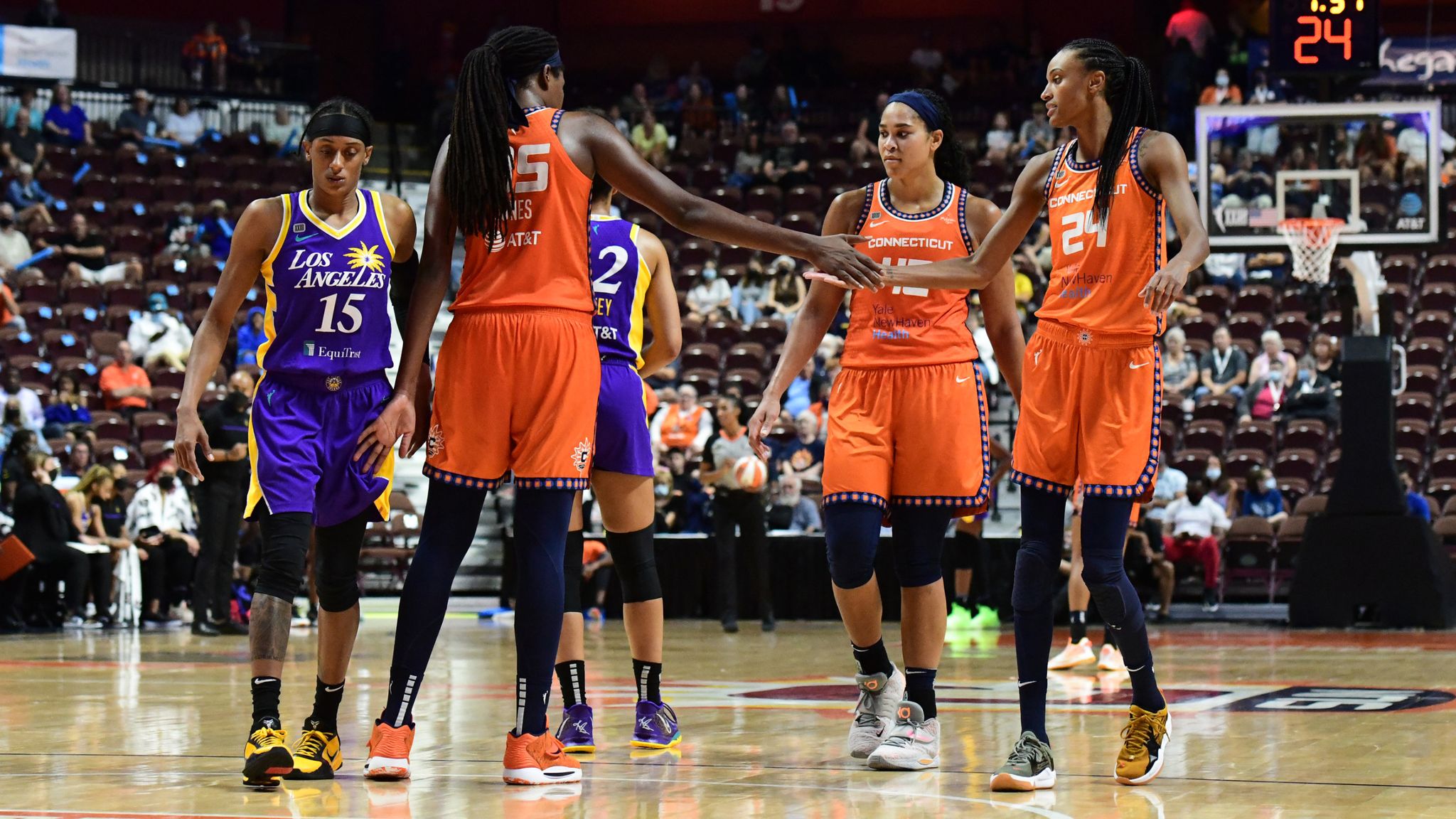 WNBA photo gallery: Los Angeles Sparks @ Connecticut Sun - 5/14/22