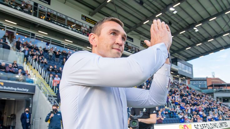 Picture by Allan McKenzie/SWpix.com - 01/08/2021 - Rugby League - Betfred Super League Round 17 - Leeds Rhinos v Warrington Wolves - Emerald Headingley Stadium, Leeds, England - Leeds Rhinos Director of Rugby Kevin Sinfield bids farewell to the Headingley fans and supporters in his last day in the role before moving to Leicester Tigers as their defence coach.