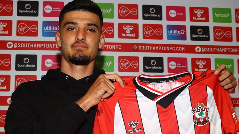 Southampton transfer news: Armando Broja moves to St Mary's on season-long  loan from Chelsea | Football News | Sky Sports