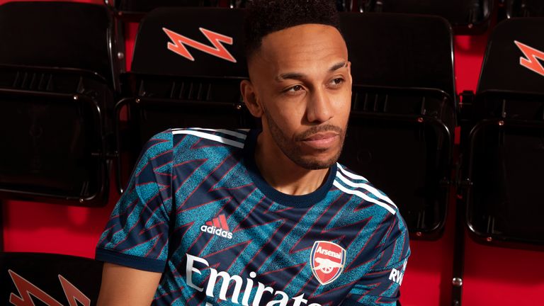 Premier League Kits 2021 22 New Home And Away Designs From Liverpool Arsenal Chelsea Tottenham Everton And More Football News Sky Sports