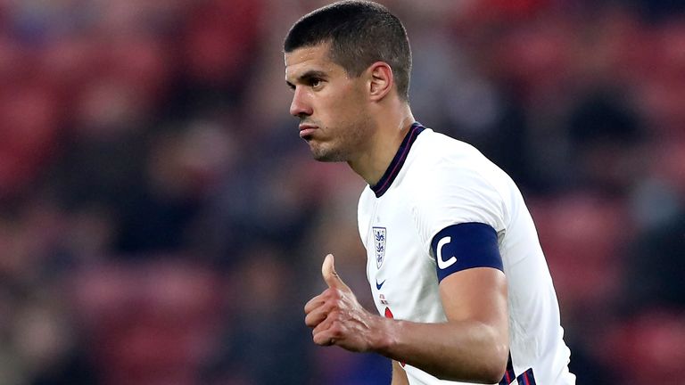 L'Anglais Conor Coady réagit lors du match de football amical international entre l'Angleterre et l'Autriche au stade Riverside de Middlesbrough, en Angleterre, le mercredi 2 juin 2021. (AP Photo/Scott Heppell, Pool)