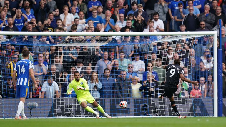 Dominic Calvert-Lewin slots Everton's second