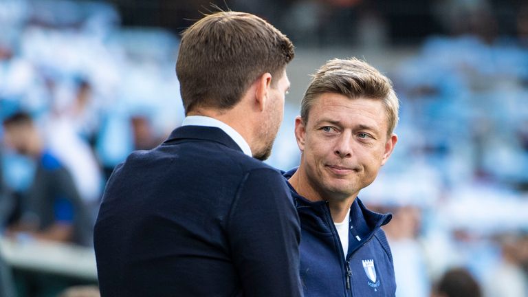 MALMO, SWEDEN - AUGUST 03: Malmo manager Jon Dahl Tomasson (right) with Rangers manager Steven Gerrard ahead of kick off during a Champions League qualifier between Malmo and Rangers at the Eleda Stadion, on August 03, 2021, in Malmo, Sweden. (Phot by Christoffer Borg Mattisson / SNS Group)