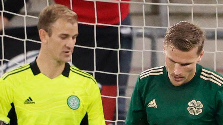 ALKMAAR, NETHERLANDS - AUGUST 26: Celtic's Joe Hart (left) and Carl Starfelt are left dejected after the second goal conceded during a Europa League Qualifier between AZ Alkmaar and Celtic at AFAS Stadium on August 26, 2021, in Alkmaar, Netherlands (Photo by Rico Brouwer / SNS Group)
