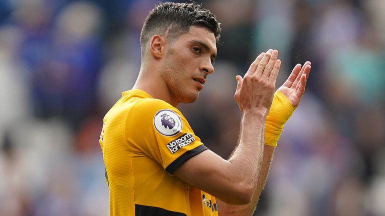 Raul Jimenez, Les loups