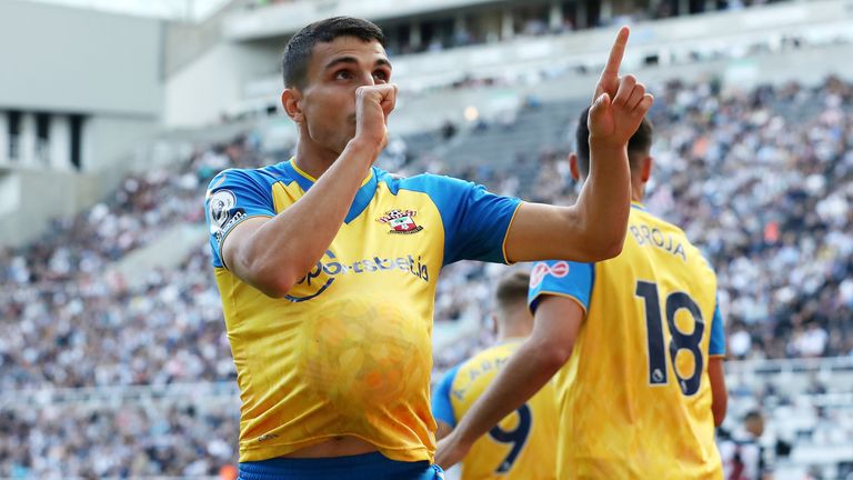 Mohamed Elyounoussi celebrates after levelling for Southampton