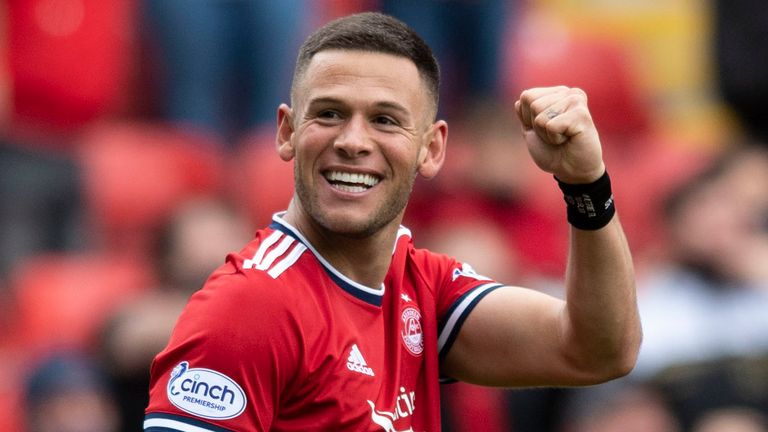 Christian Ramirez celebrates his goal at Pittodrie 