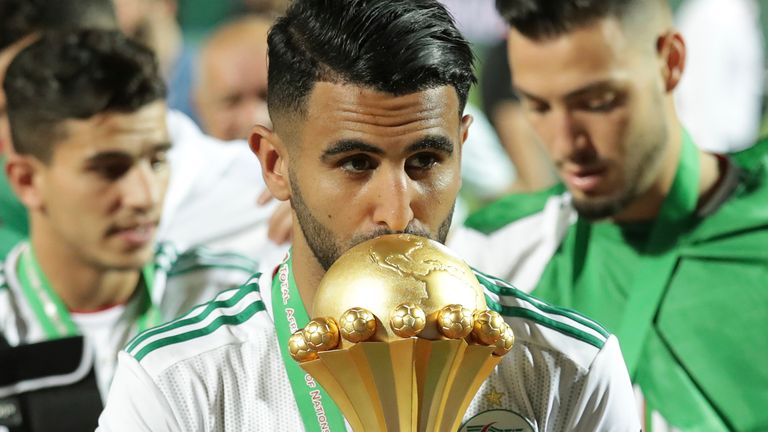 L'ailier de Manchester City Riyad Mahrez a aidé l'Algérie à remporter la Coupe d'Afrique des Nations en 2019 (AP)
