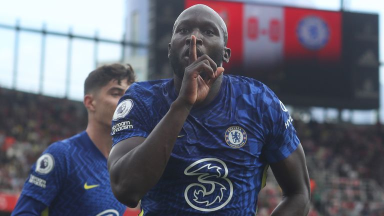 Romelu Lukaku celebrates after opening the scoring for Chelsea at the Emirates