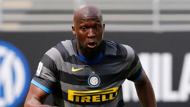 L'attaccante dell'Inter Romelu Lukaku è stato fortemente legato al ritorno a Stamford Bridge questa estate