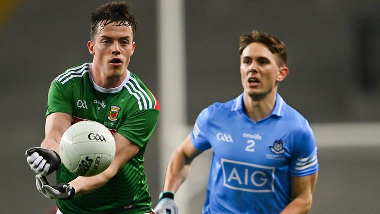 19 December 2020; Stephen Coen of Mayo in action against Michael Fitzsimons of Dublin during the GAA Football All-Ireland Senior Championship Final match between Dublin and Mayo at Croke Park in Dublin. Photo by Piaras .. M..dheach/Sportsfile