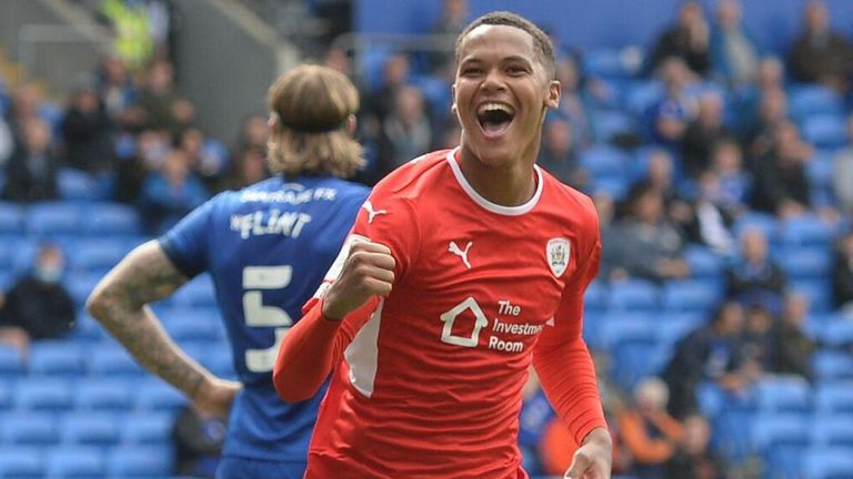 Toby Sibbick of Barnsley celebrates his equaliser against Cardiff City (credit: MI News & Sport/Alamy Stock Photo)