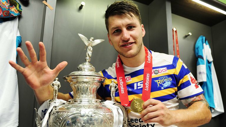 Picture by Simon Wilkinson/SWpix.com - 29/08/2015 - Rugby League - Ladbrokes Challenge Cup Final - Hull KR v Leeds Rhinos - Wembley Stadium, London, England -Leeds Tom Briscoe celebrates with the trophy.