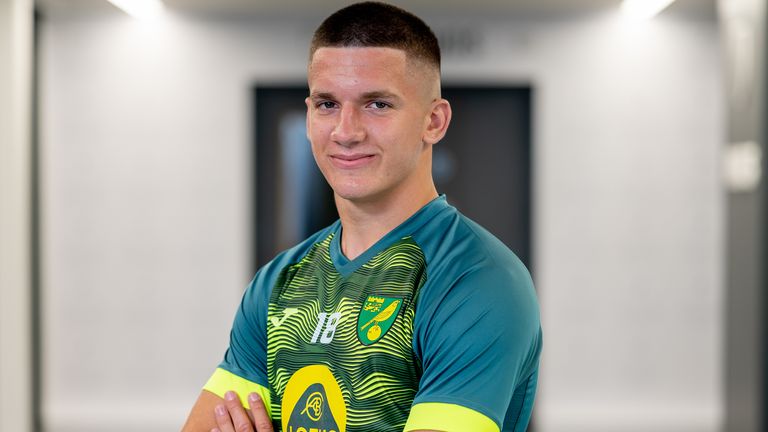 Tzolis becomes Daniel Farke's ninth signing of the summer (Credit: Matt Usher, Norwich City)