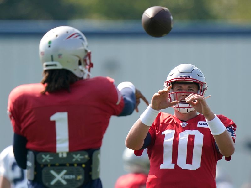 Tom Brady slams helmet in frustration during Bucs camp