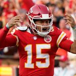 Mahomes dazzles as Chiefs rally for 33-29 win over Browns