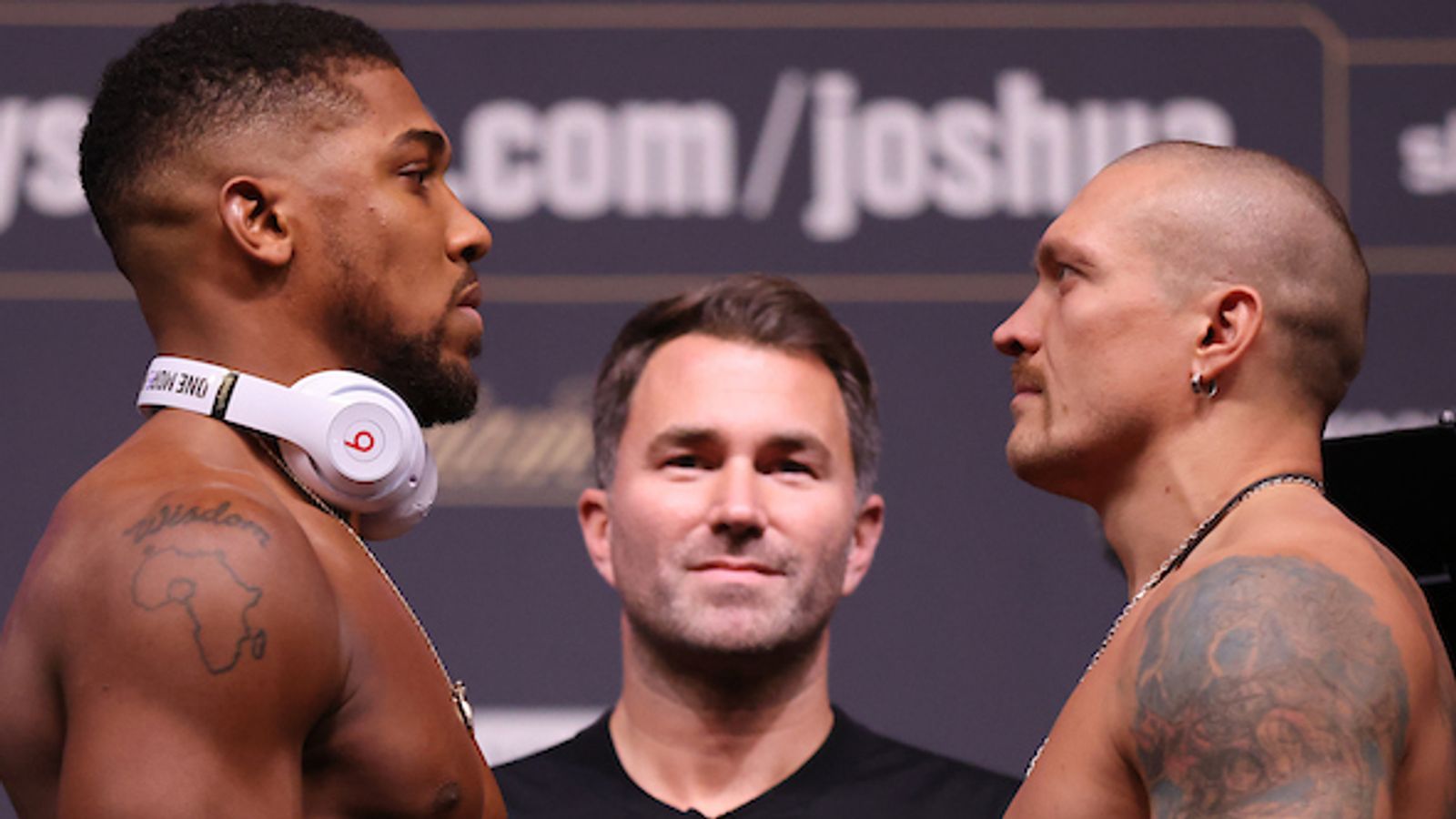 Anthony Joshua and Oleksandr Usyk locked in for tense final stare-down at weigh-in before world heavyweight title fight Boxing News Sky Sports