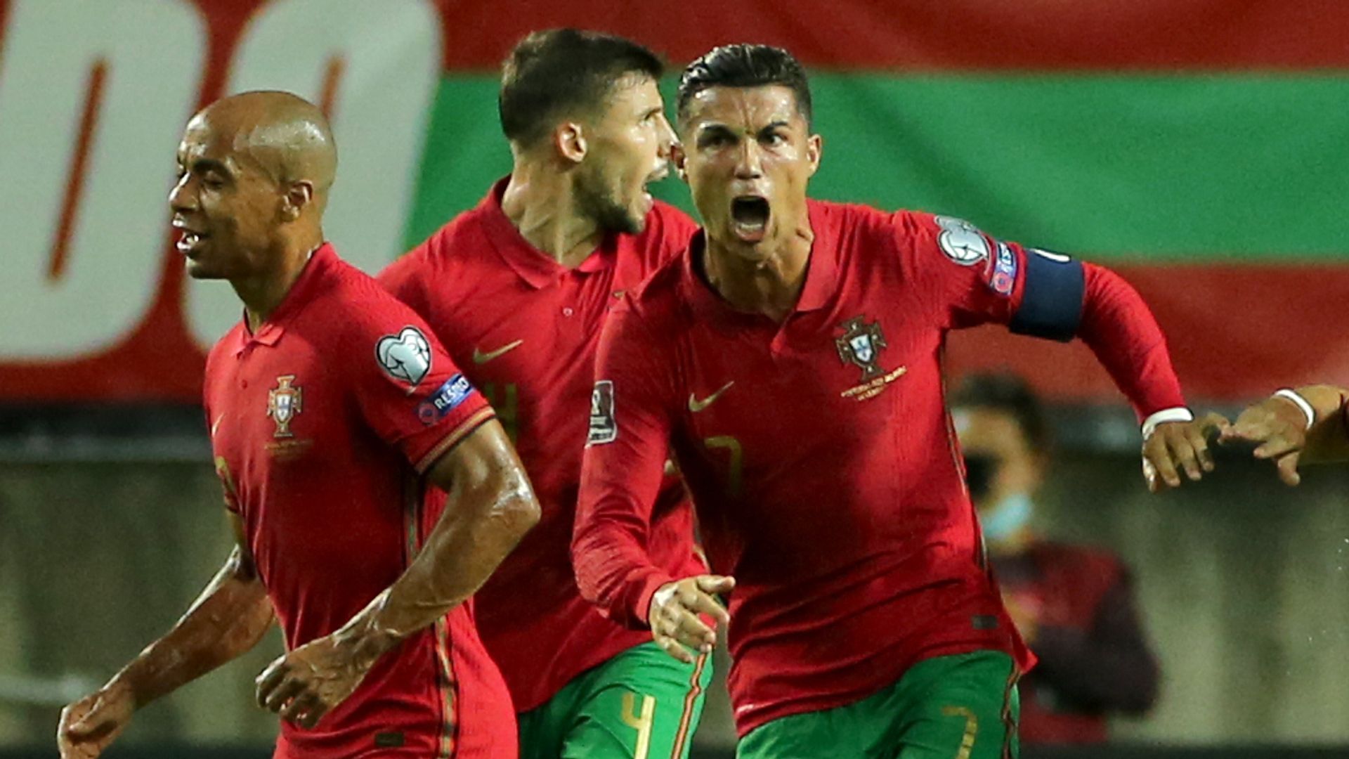 Ronaldo breaks scoring record to snatch late win vs Rep of Ireland