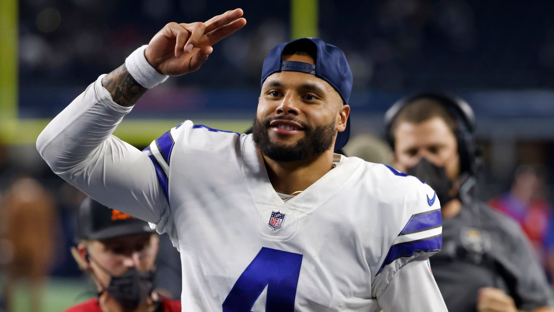 Prescott stars as Cowboys dominate Eagles