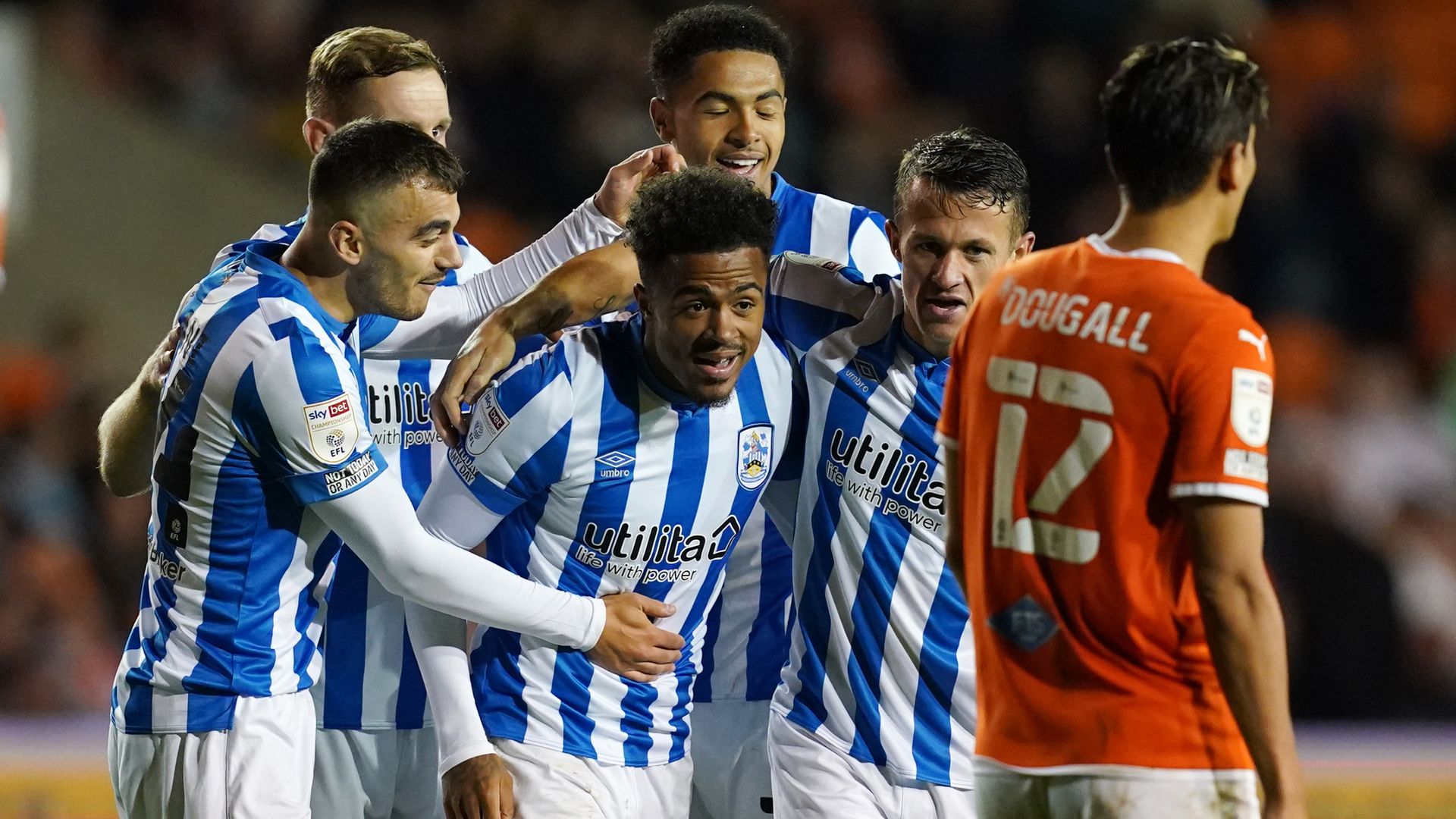 Huddersfield cruise past Blackpool