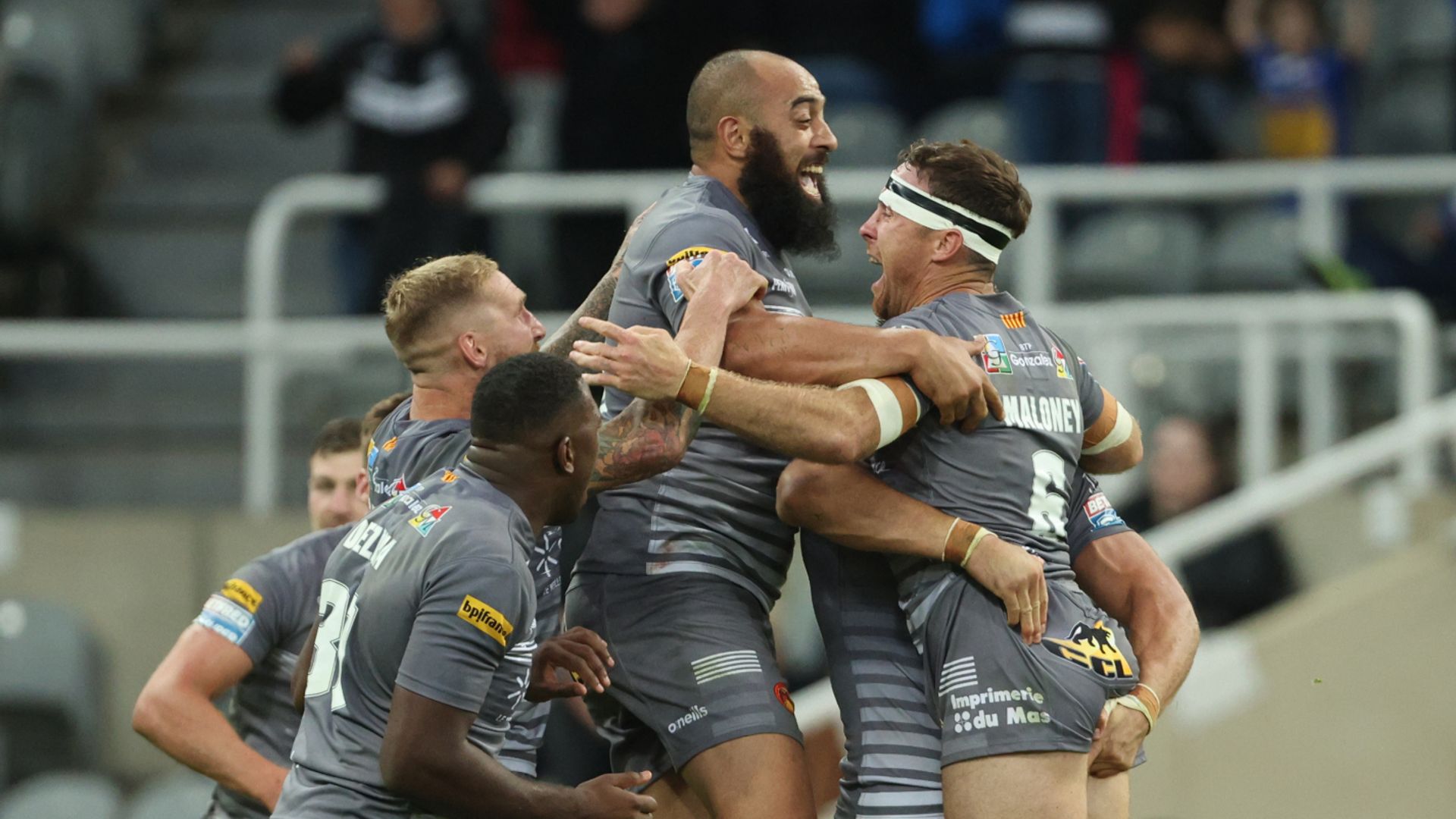 Maloney the hero as Dragons claim League Leaders' Shield
