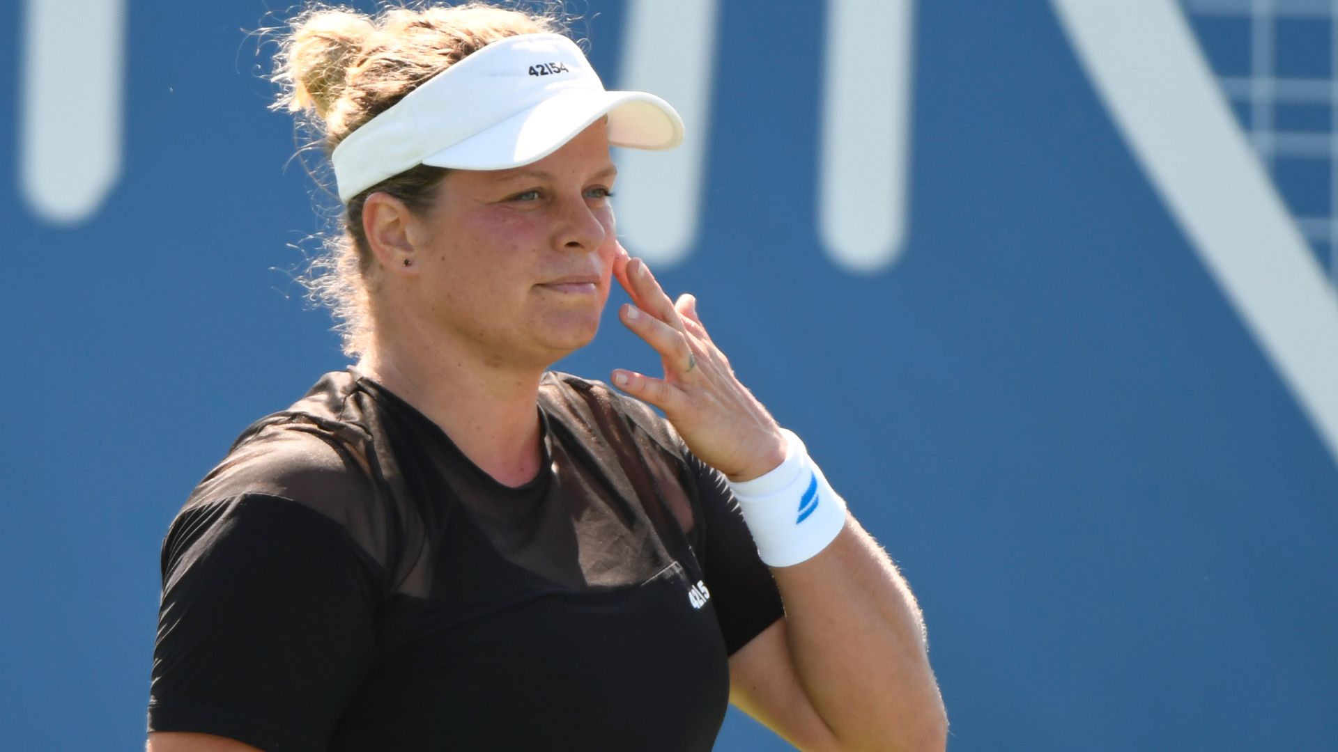 Clijsters suffers first-round exit in latest comeback match