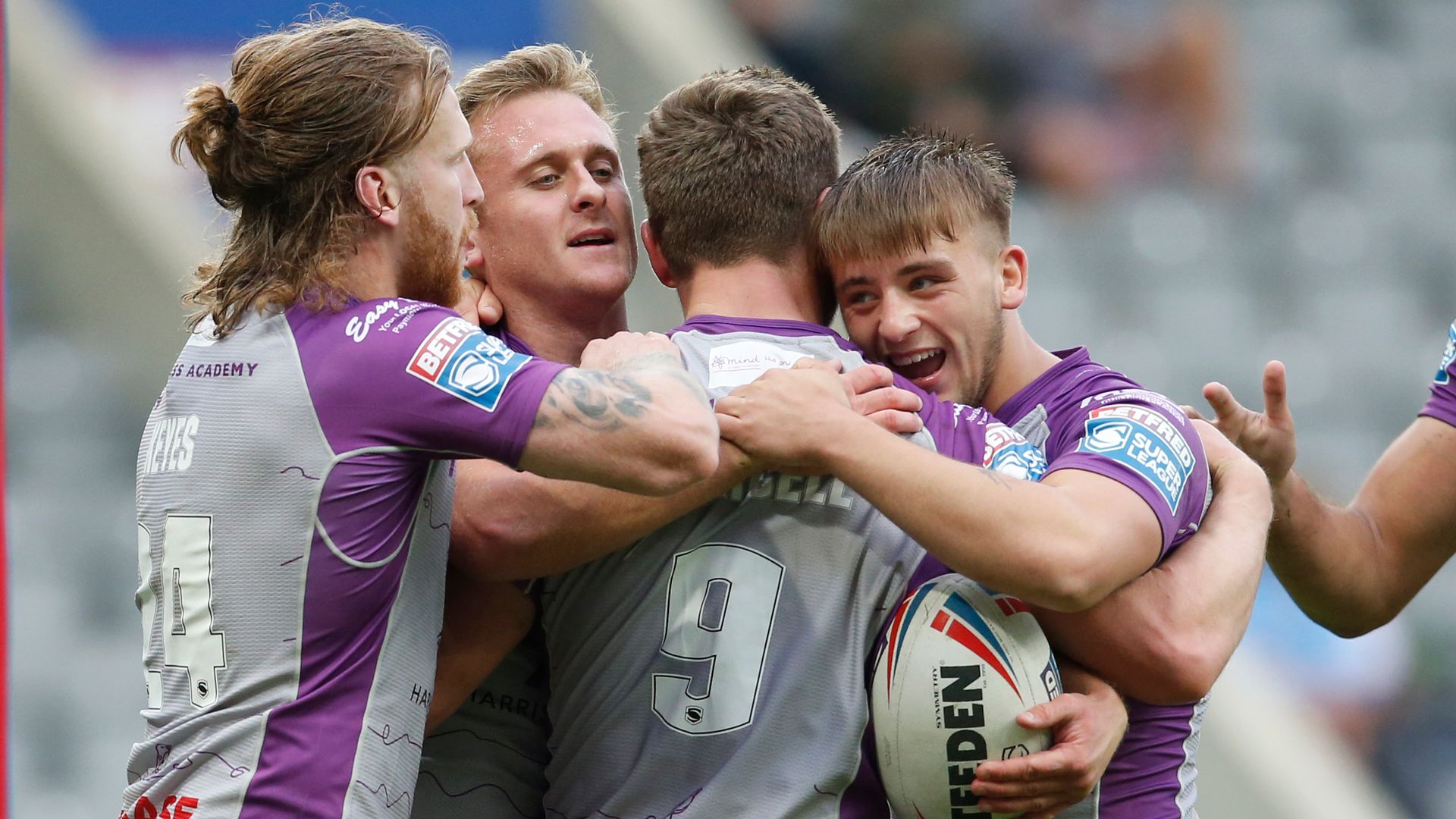 Eight-try Rovers rout Centurions