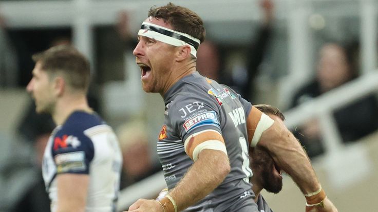 St Helens v Catalans Dragons - Dacia Magic Weekend - St James' Park
Catalans Dragons' James Maloney celebrates after scoring a drop goal to win the game during the Dacia Magic Weekend match at St James' Park, Newcastle. Picture date: Saturday September 4, 2021.