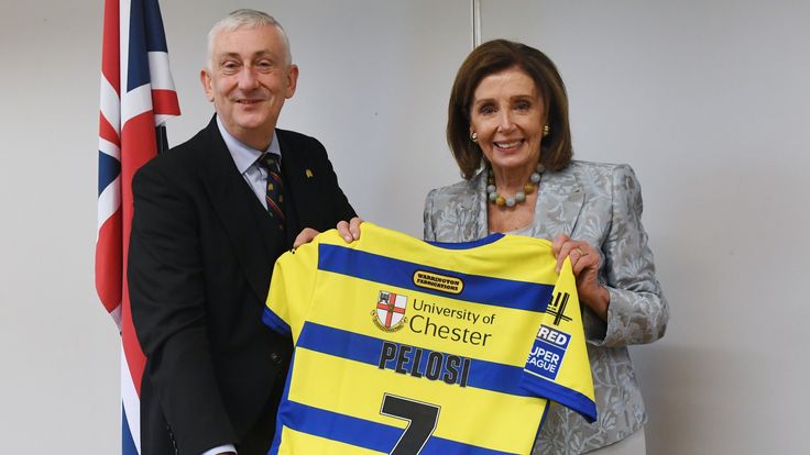 Speaker Hoyle gifts G7 Speakers and Alfie Boe with Warrington Wolves shirt.
Credit: ©UK Parliament/Jessica Taylor
Copyright Notice: Please ensure that copyright is acknowledged and all images are credited when published online and in print