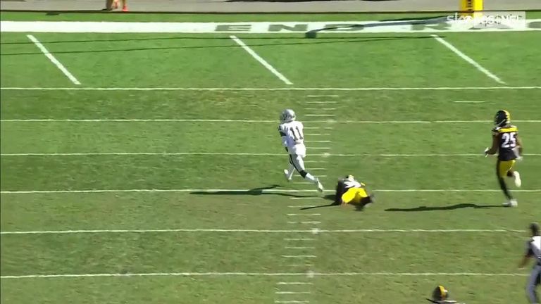 Passe de touché de 61 verges de Carr au receveur large Henry Ruggs III contre les Steelers